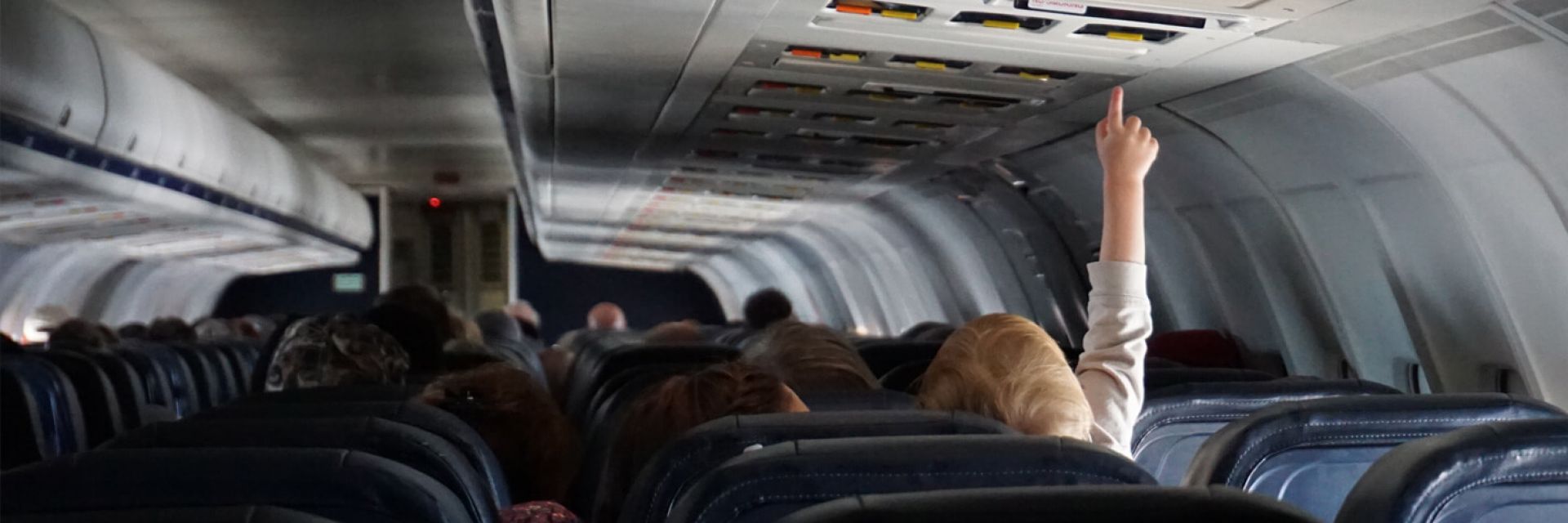 Crianca Paga Passagem De Aviao Topo.jpg