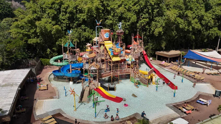 Hot Park Arraiô: viva o São João em um parque aquático de águas quentes